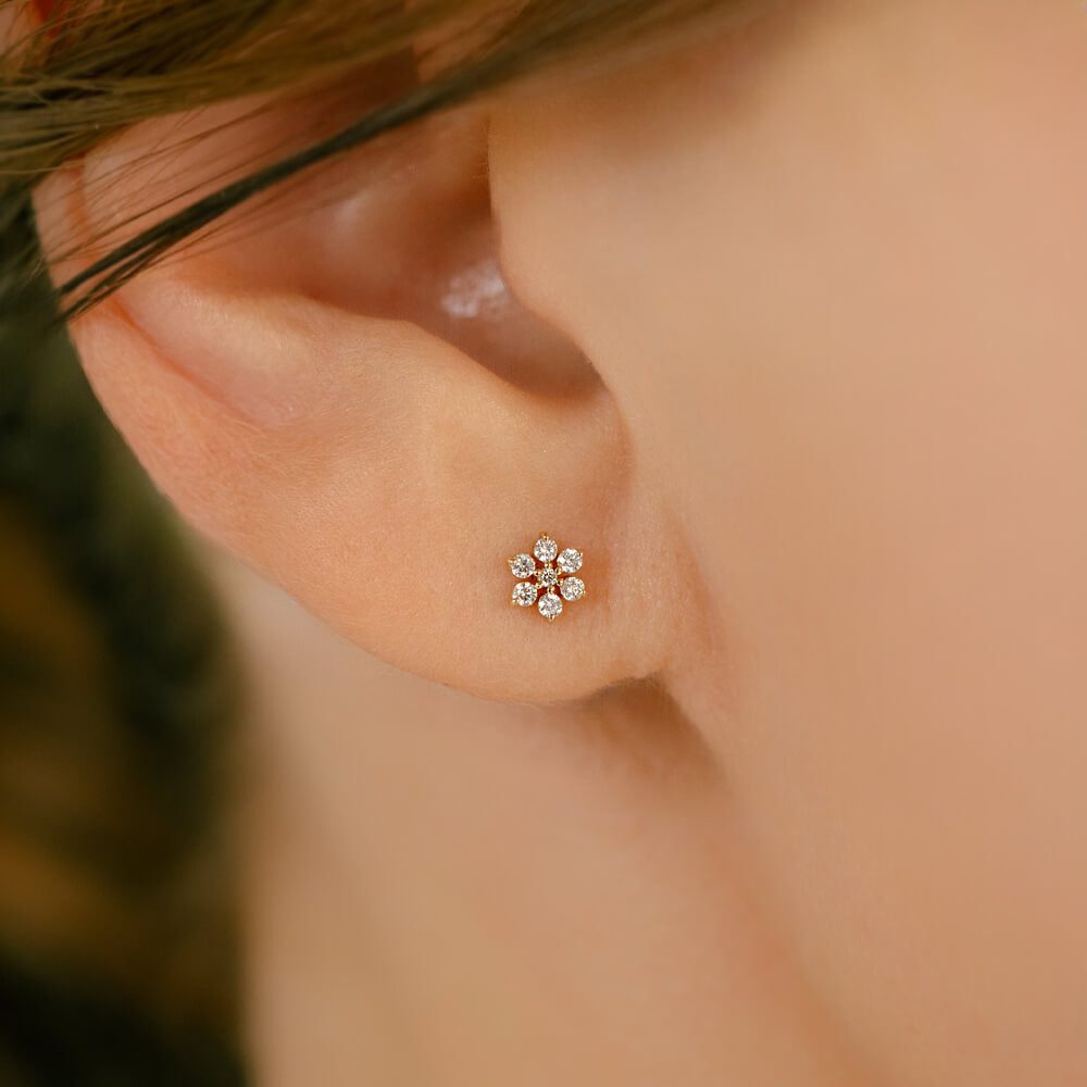 ダイヤモンドがキラキラと輝く フラワーピアス│K10/Pt Diamond Flower