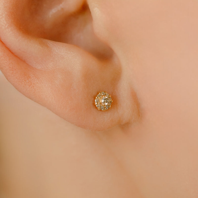 K18ダイヤモンド可愛いフラワーモチーフ軟骨ピアス・ボディピアス