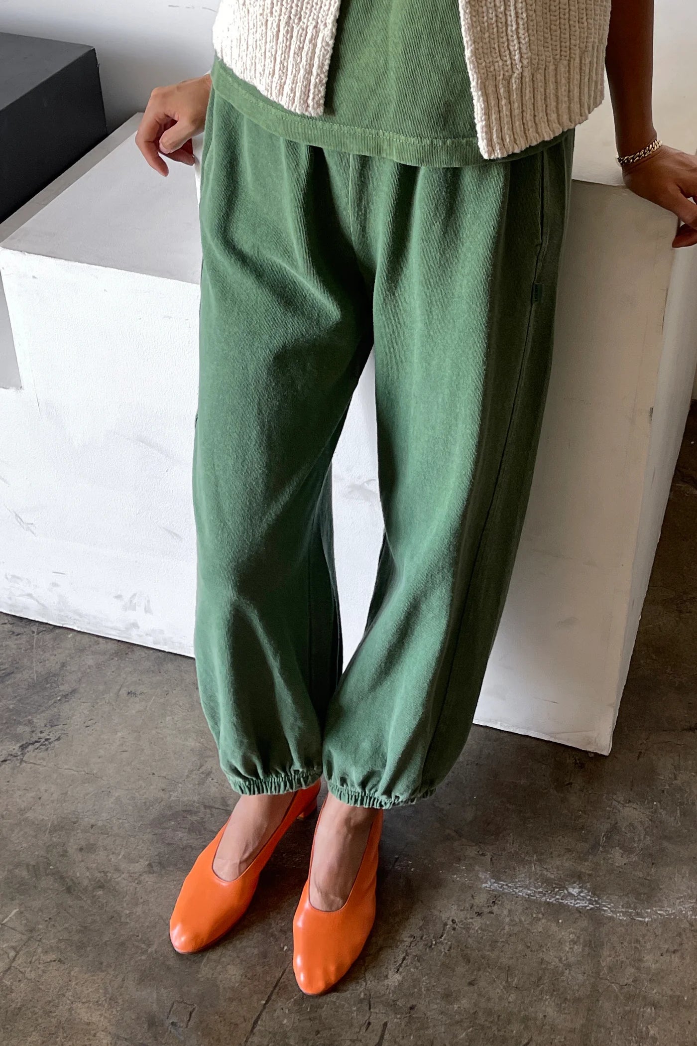 Le Bon Shoppe sweat balloon pants basil green | Pipe and Row