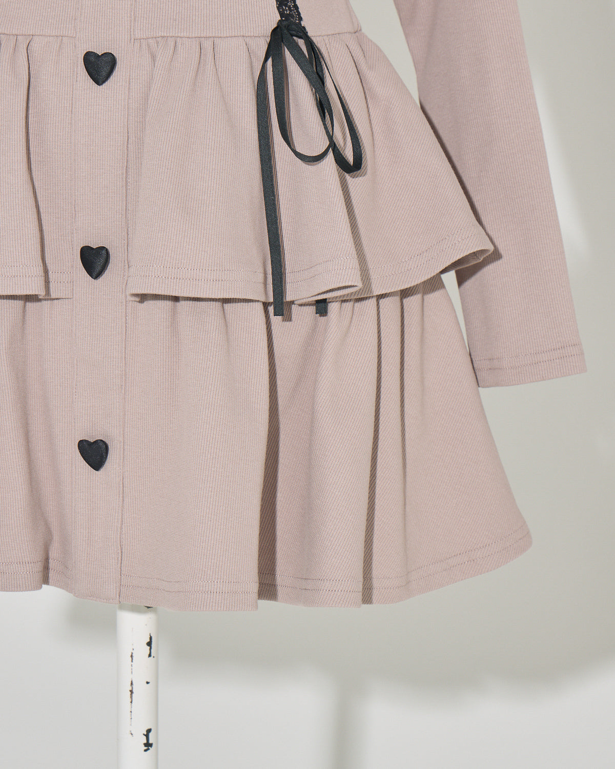 ハートボタンティアードリブワンピース – pium