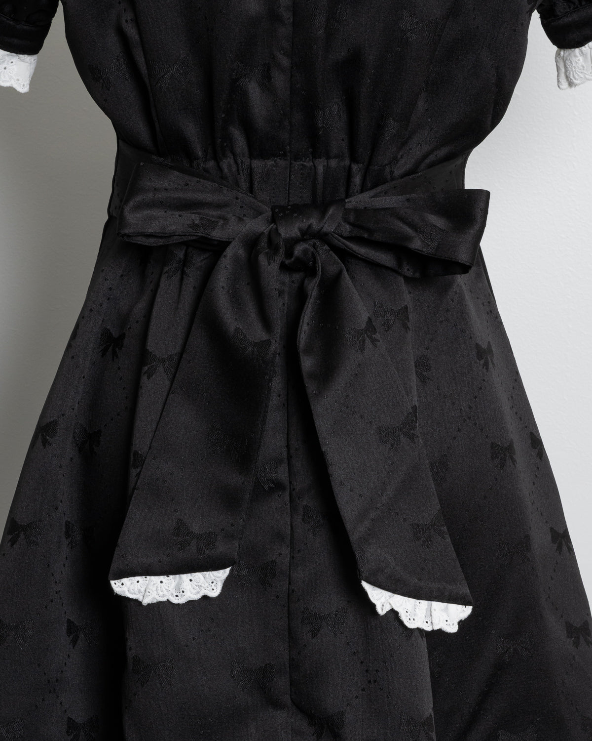 チョーカー付きコットンフリルドールワンピース – pium