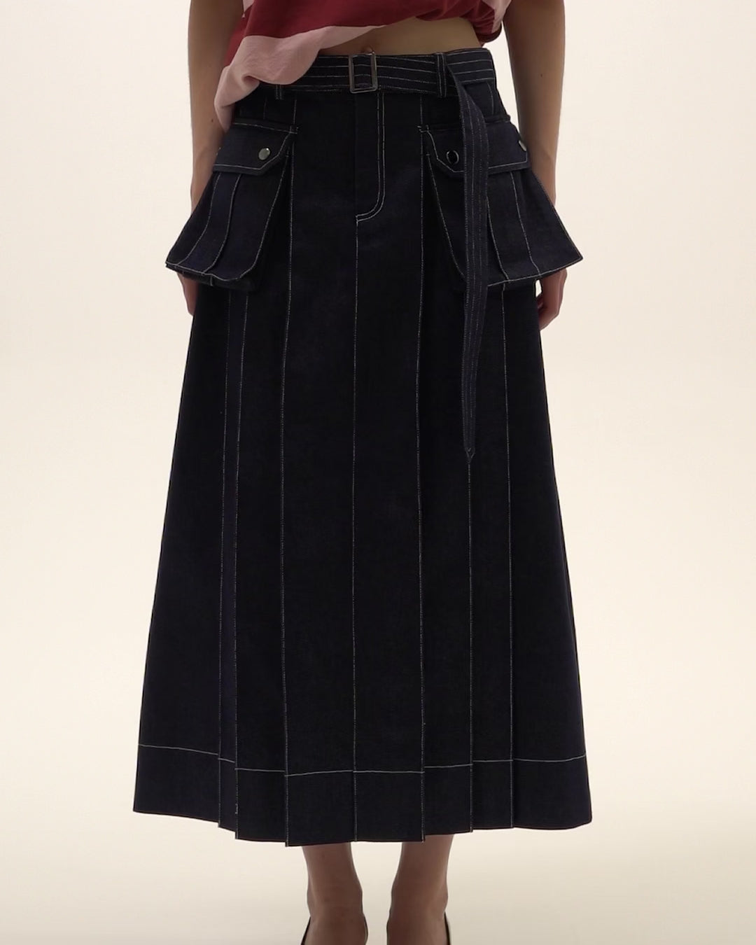 Pleated long denim skirt