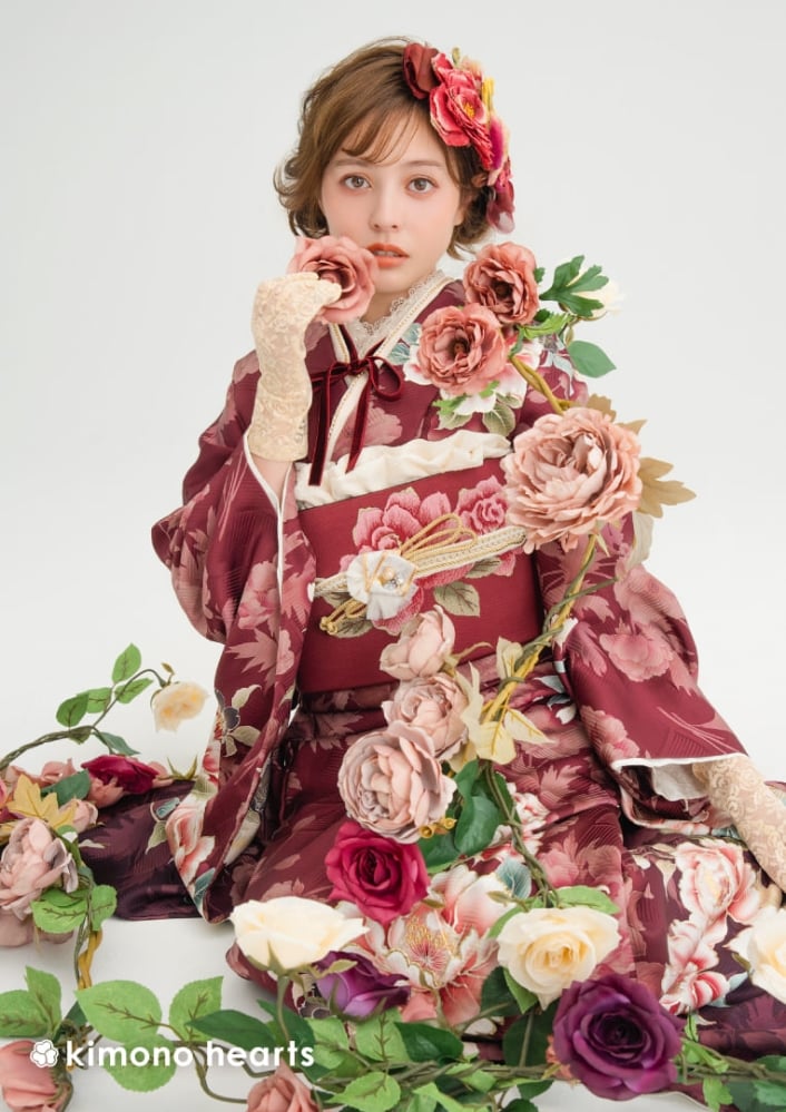 ワインレッドに牡丹柄が優美。クラシカルな洋風振袖で成人式 | kimono