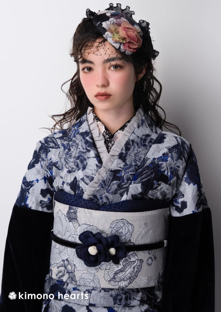 ゴシック】KH-526｜シックな洋花柄＋袖のみ紺無地。キモノハーツ