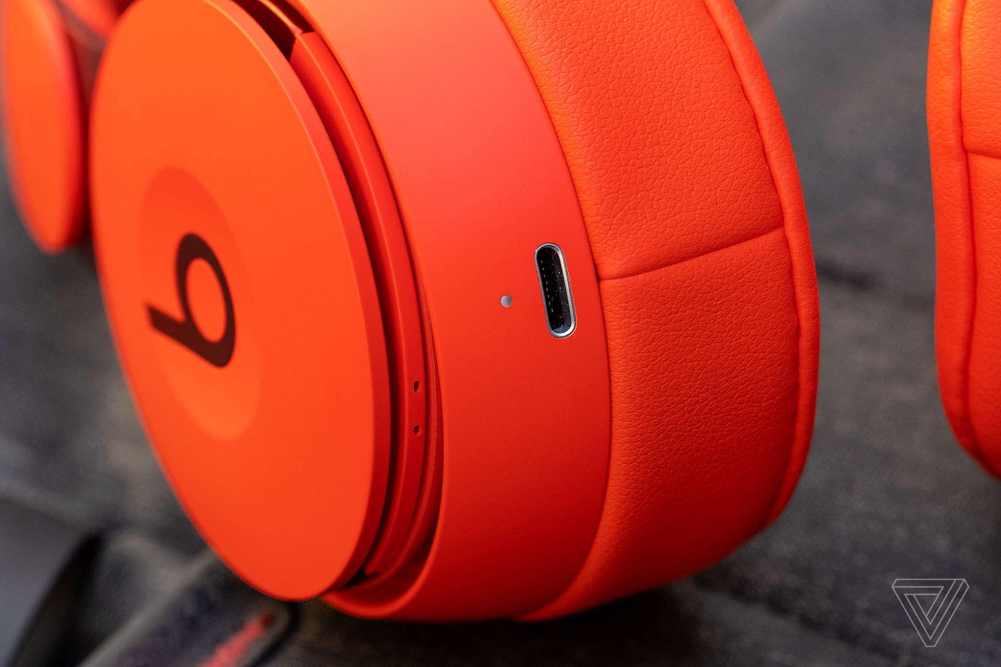 Beats Solo Pro review: beat the noise | The Verge