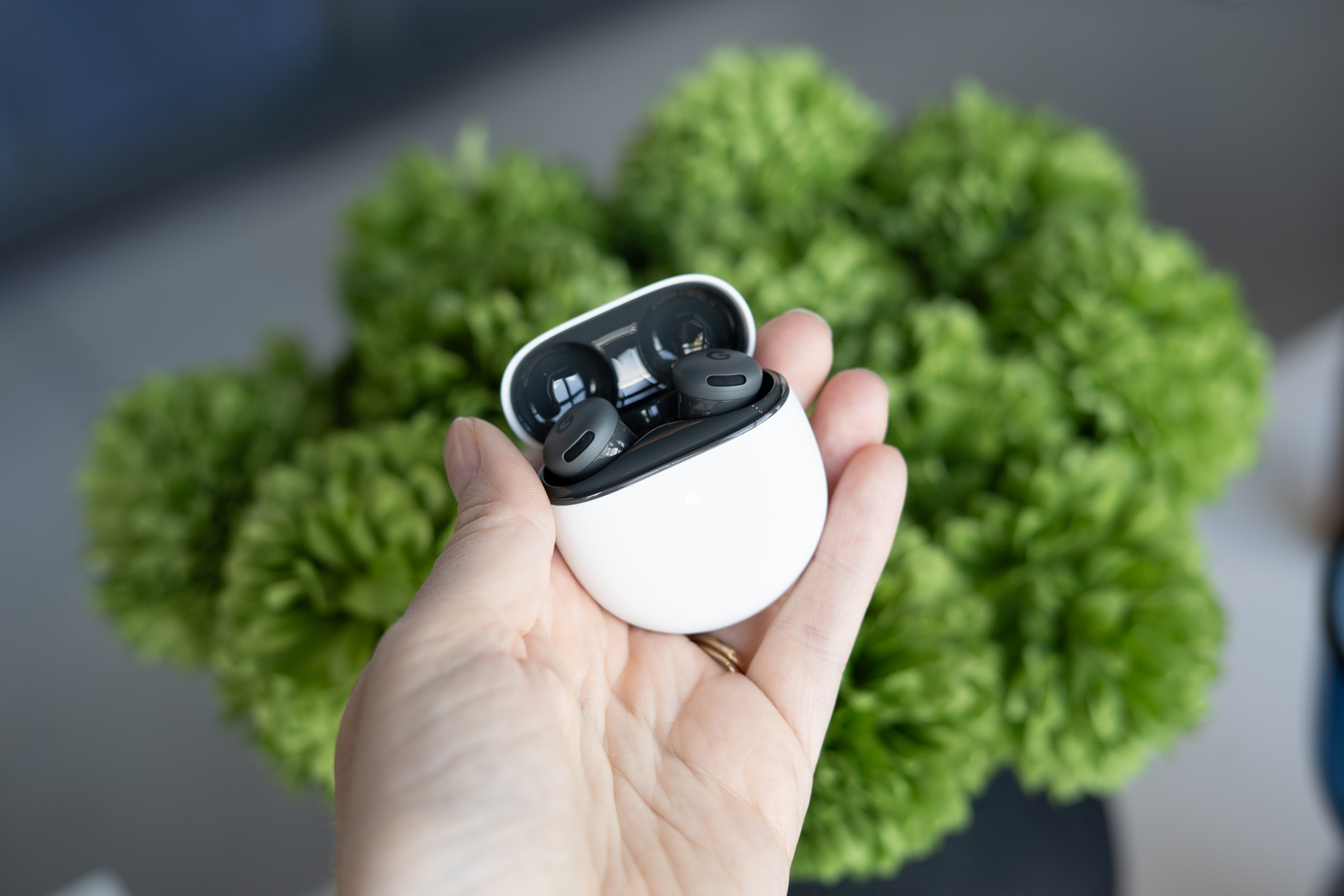 Google Pixel Buds 2A hands-on: ANC, Gemini, and replaceable