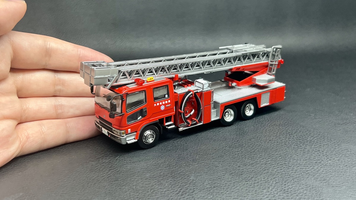 アオシマ】はしご付き消防車の作り方 - 未来塗装部