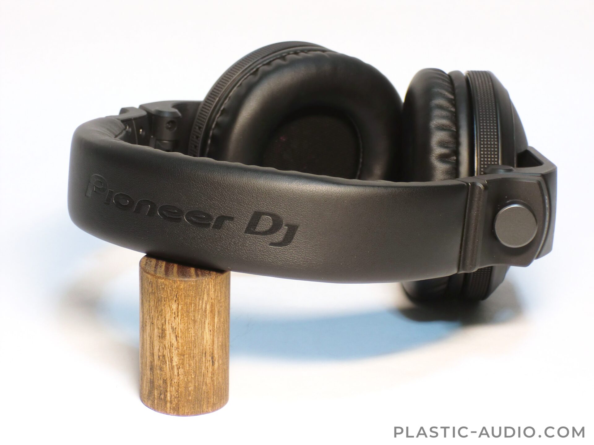 Pioneer DJ HDJ-X5のレビュー：低音多めだがクリアな音。 | Plastic Audio