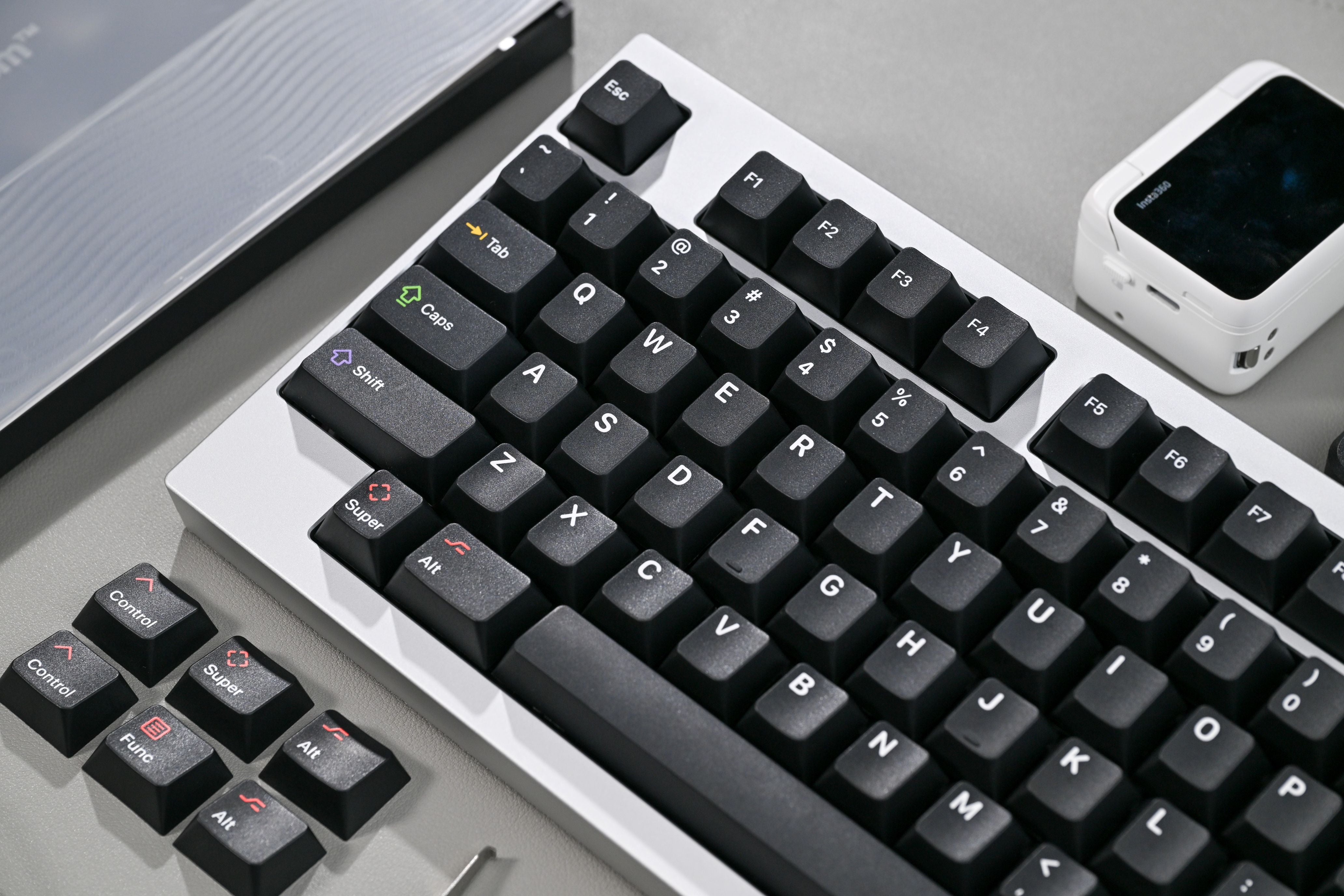 In Stock) KAP White on Black Keyset