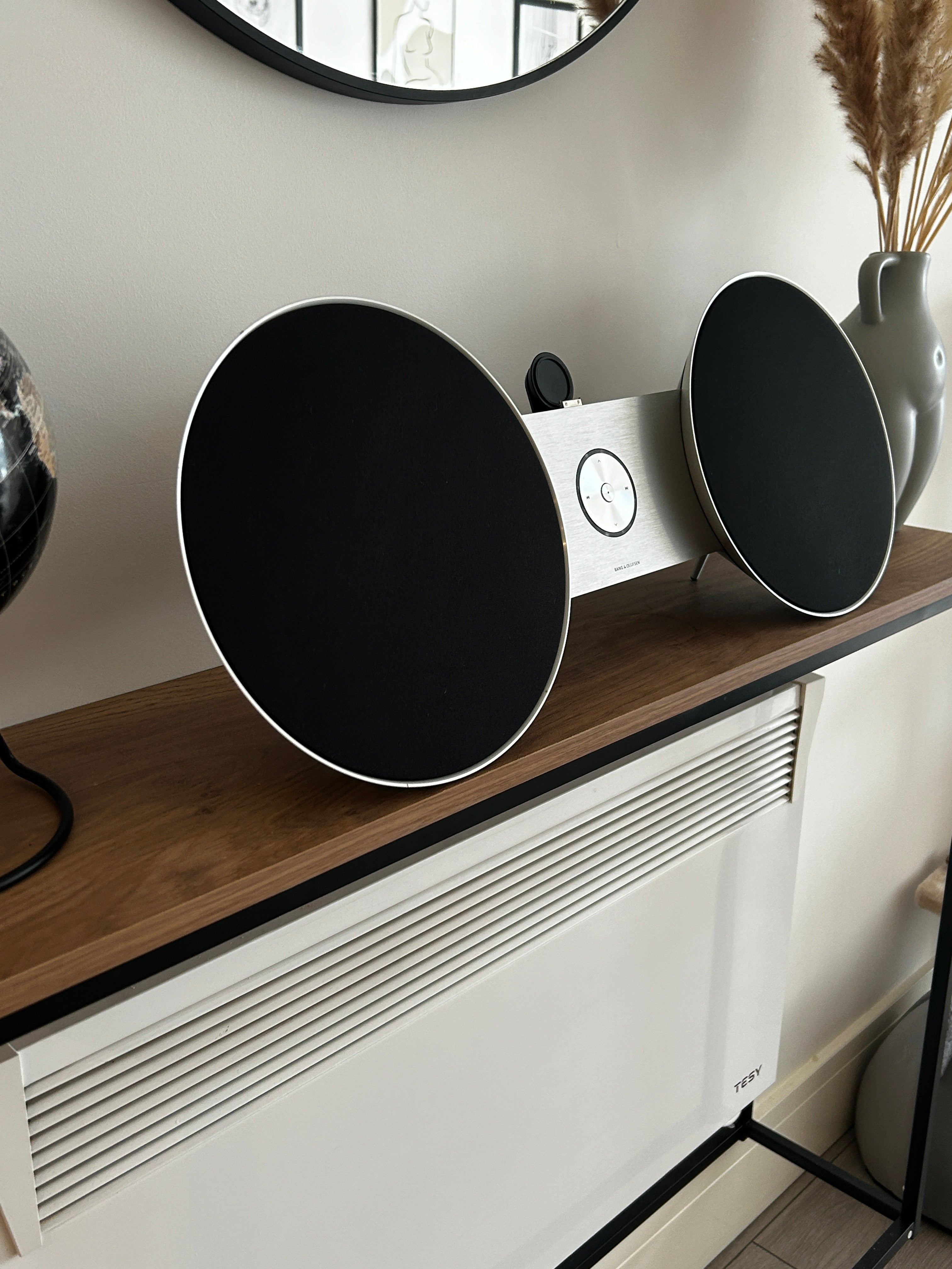 Bang and Olufsen B&O Beosound 8 black /silver – Probiance Services