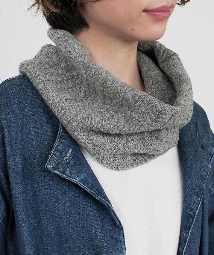 カシミヤ100％ケーブル編みネックウォーマー | Milestone公式