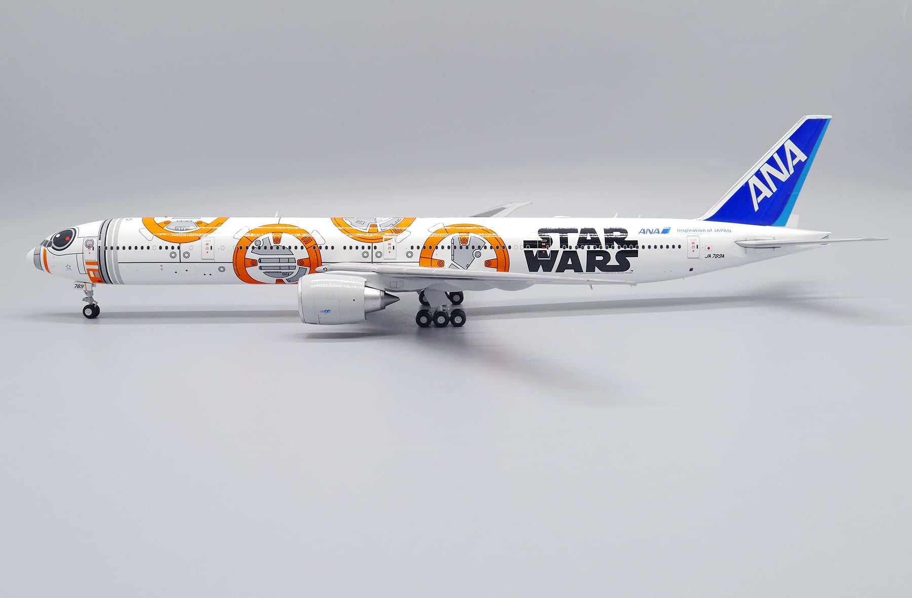 ANA Boeing 777-300ER JA789A Star Wars BB-8 JC Wings 1:200