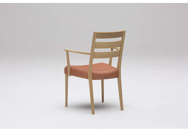 肘付食堂椅子 CT6110E600 | ダイニングチェアー | 家具を探す