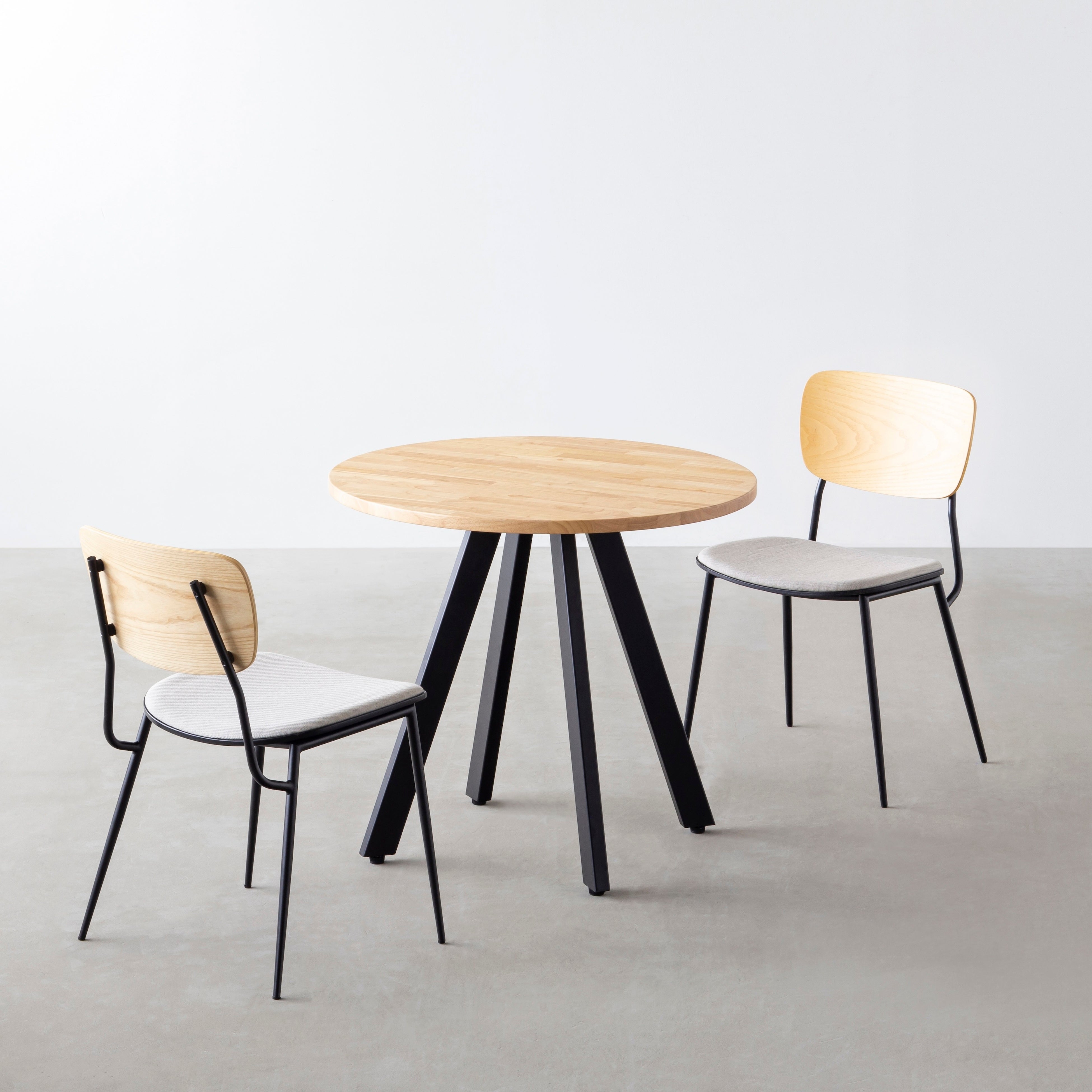 コーディネートの悩みを解決】KANADEMONOよりお得なダイニングテーブル