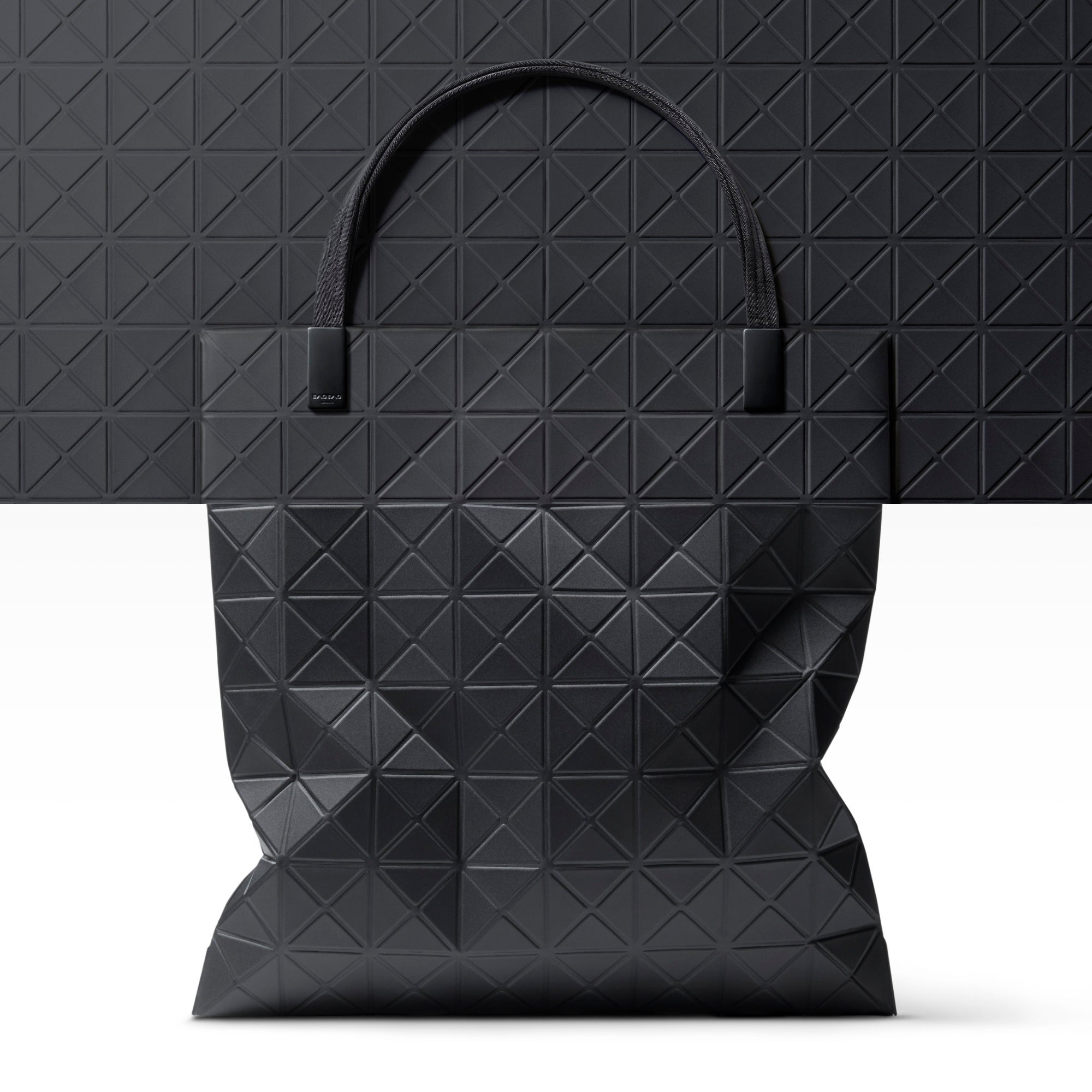 BAO BAO ISSEY MIYAKE】新シリーズ「TRACK」発売のお知らせ | 株式会社