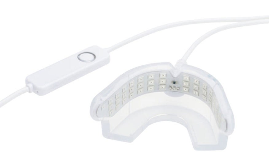 歯科矯正期間を半分以下の日数に短縮可能！「光加速矯正装置」を使用