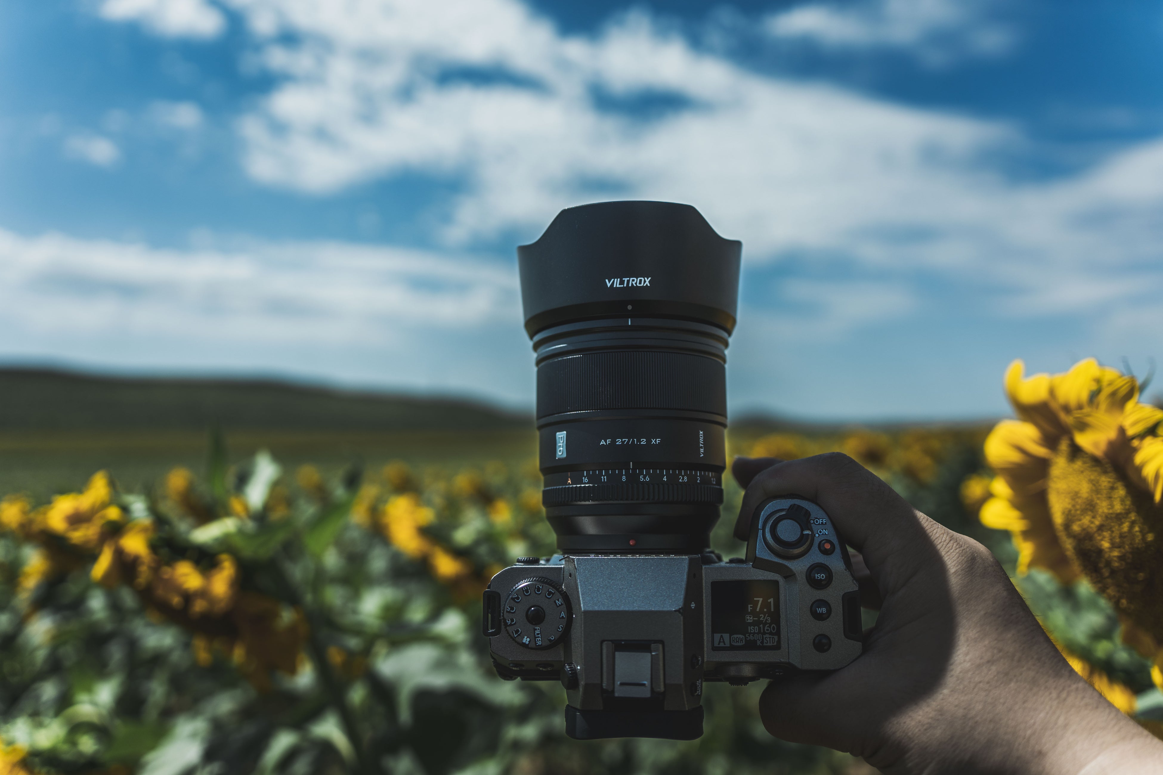 Viltroxプロシリーズ--- 27mm f1.2 Xマウント2023年8月21日(月)より