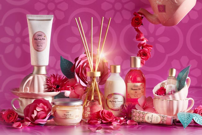 肌と心を喜びで満たす祝福の香り。3種のティーが日常を豊かに彩る限定