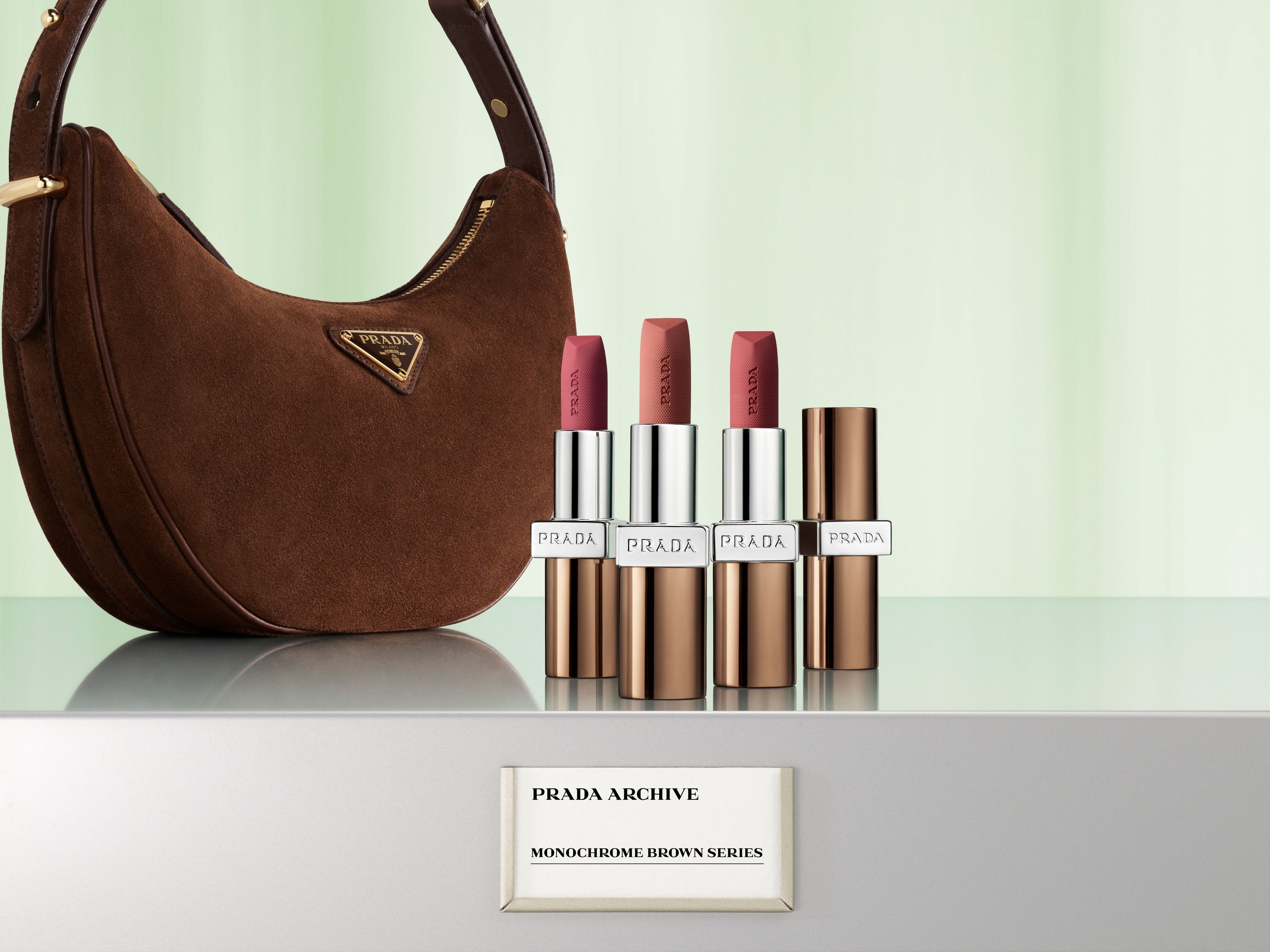 プラダ ビューティ＞モノクローム ブラウンシリーズ 数量限定発売