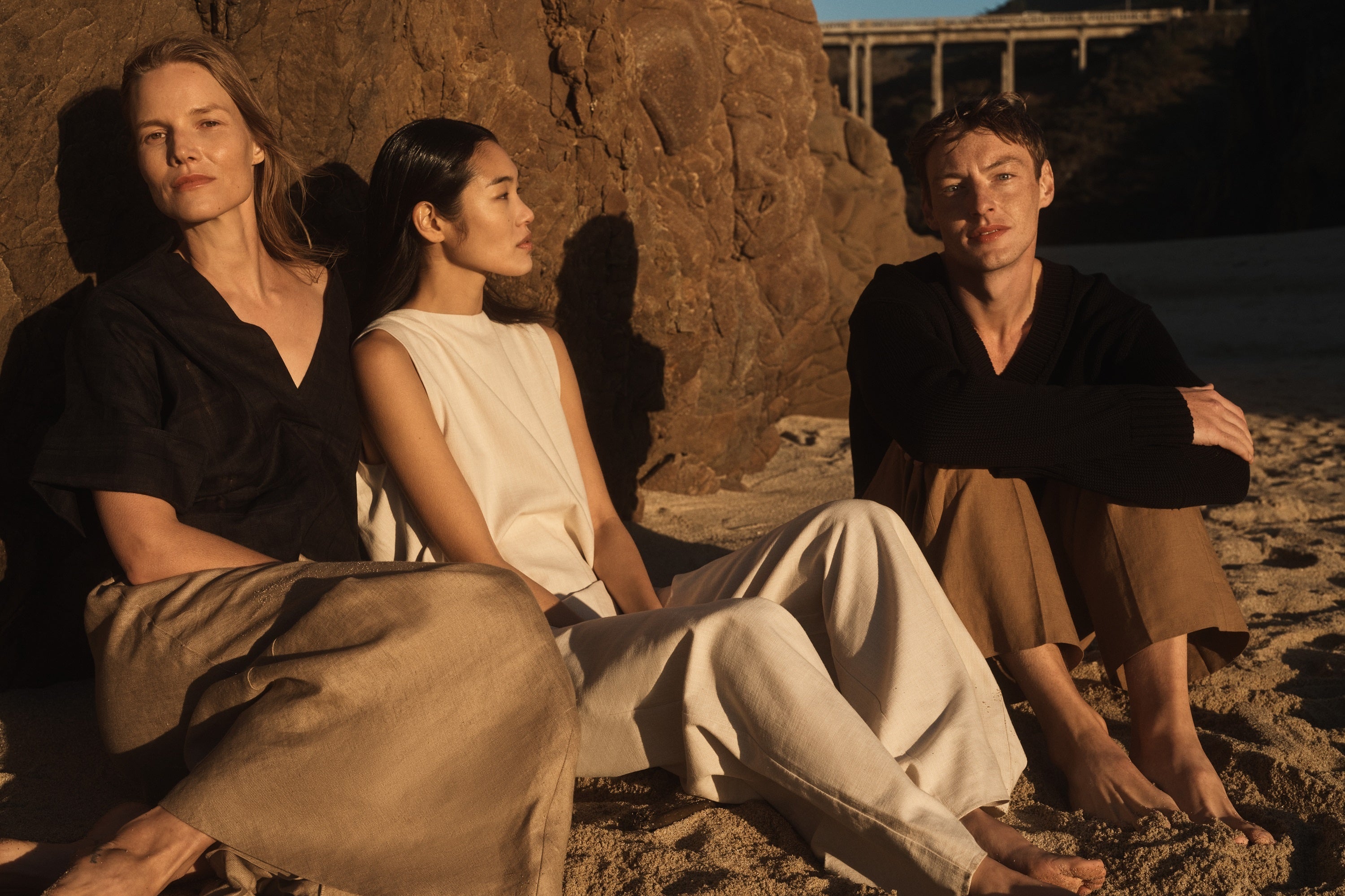 バナナ・リパブリック、「EXPERIENCE」をテーマに華やかなカラー