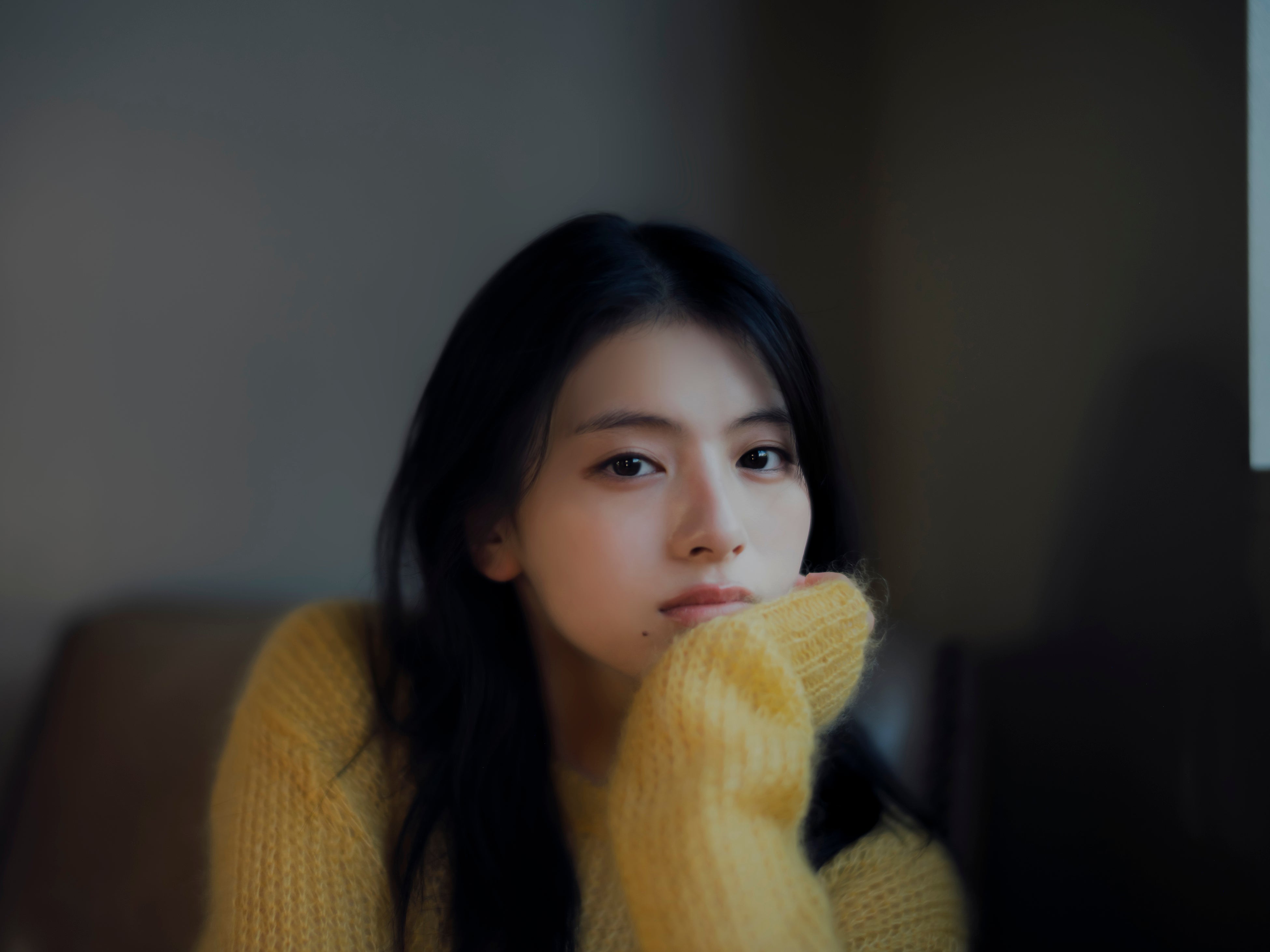 ファン待望！出口夏希1stカレンダーがついに発売決定！先行カットを