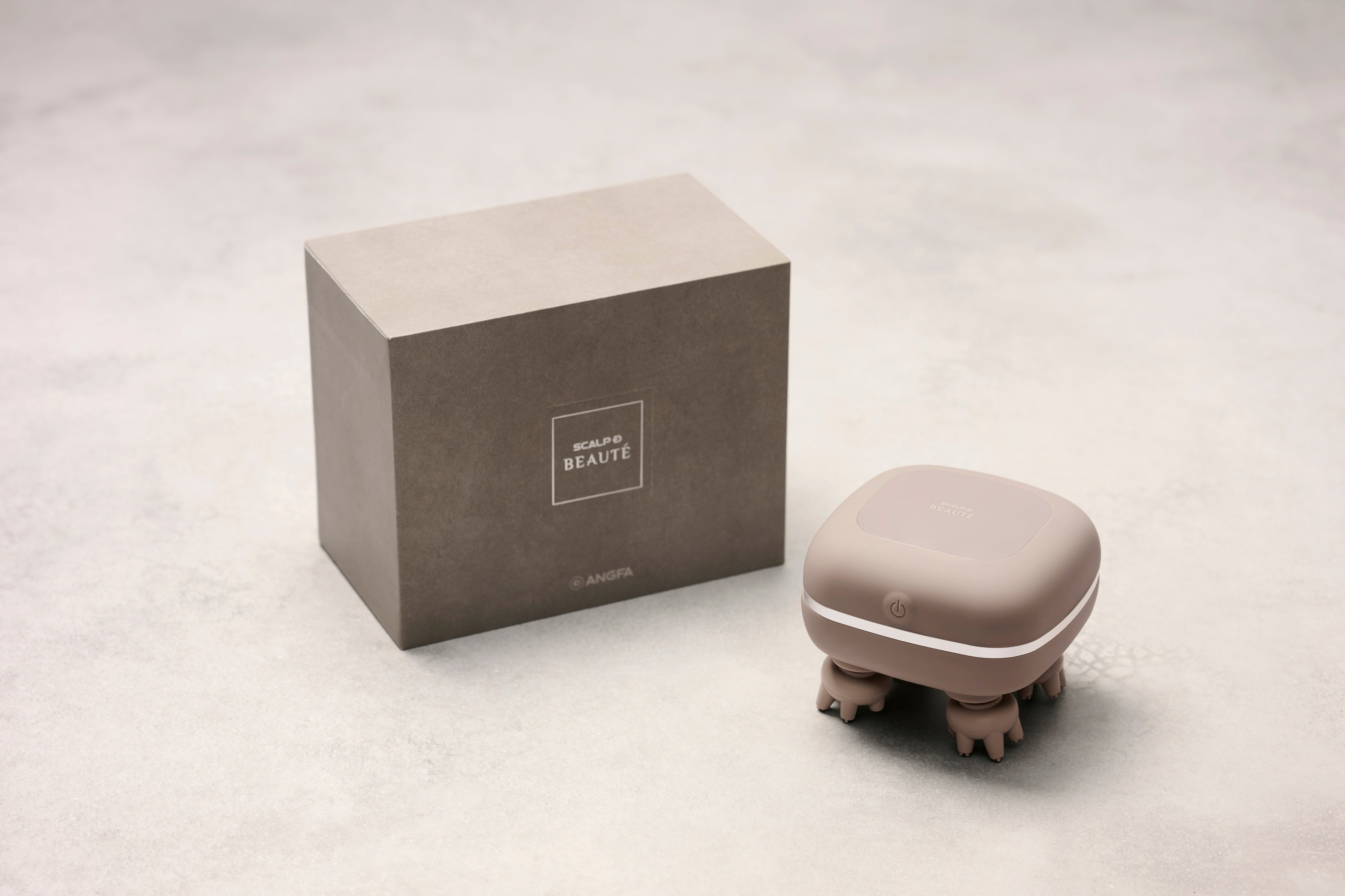 頭皮の筋膜ほぐし＆洗浄で、美髪と顔のもたつきに働きかける「スカルプ