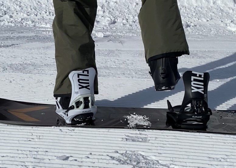 世界に先駆け日本で発売、バートン社『STEP ON®』と『FLUX』の