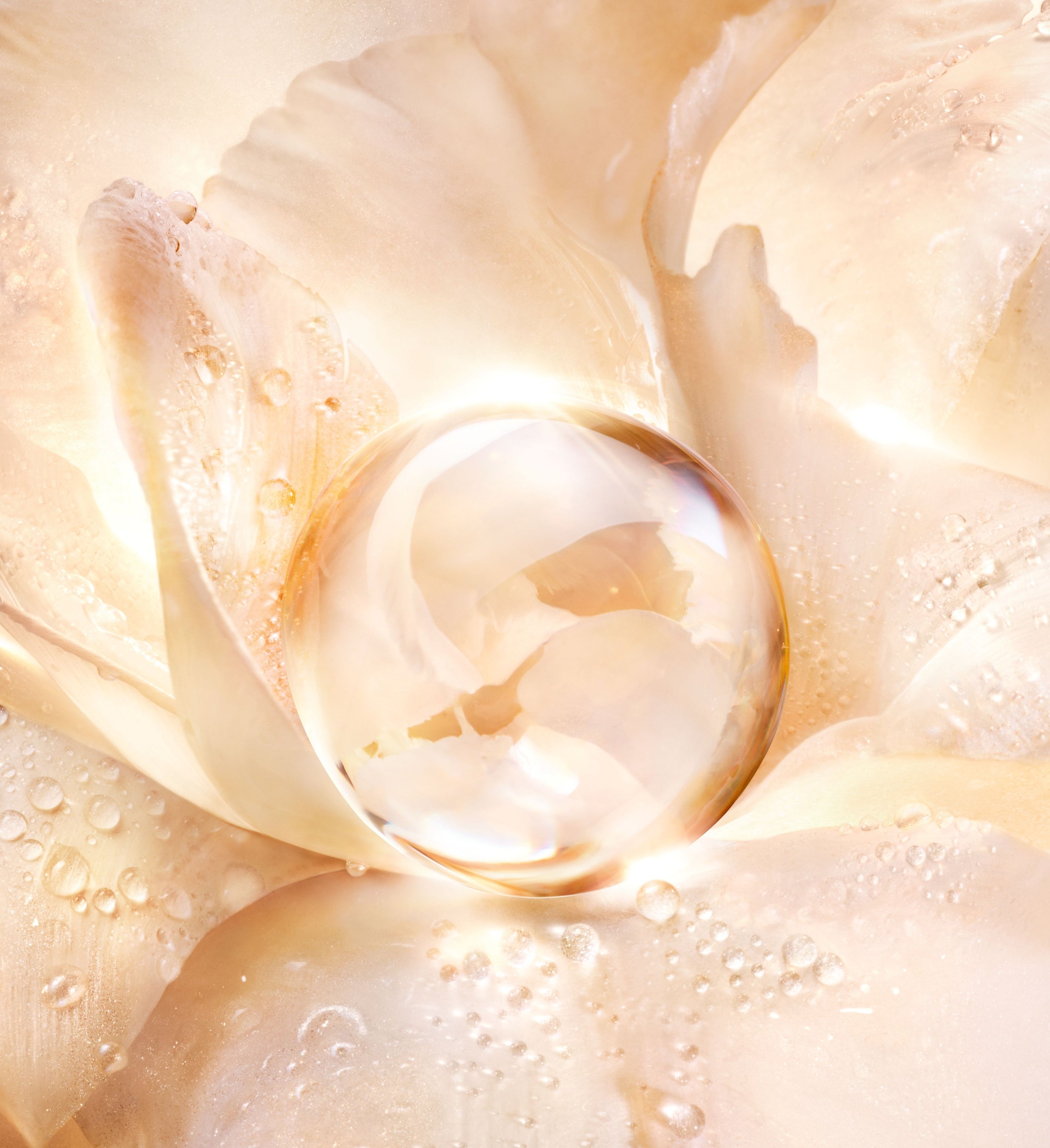 ゲラン】〈オーキデ アンペリアル ゴールドノビレ〉より、肌の輝きを