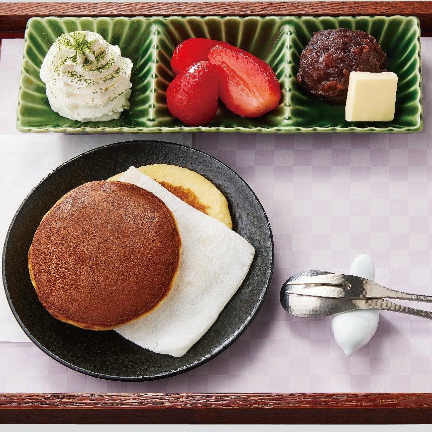 お花見気分満載！桜をイメージした「天然水の削り氷 桜もちみるく」や