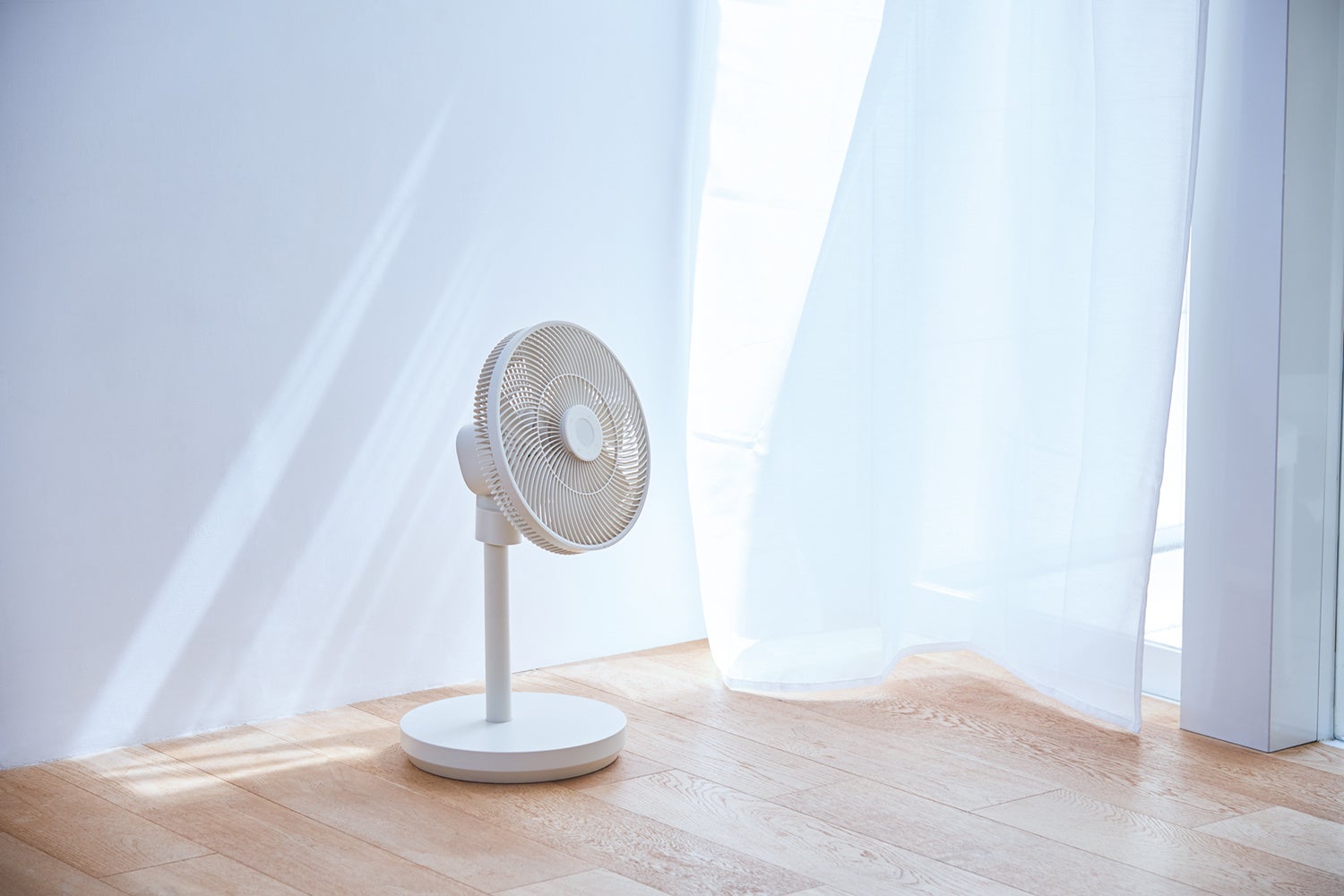 風を味方にして快適に暮らす。レコルト［コードレス サーキュ