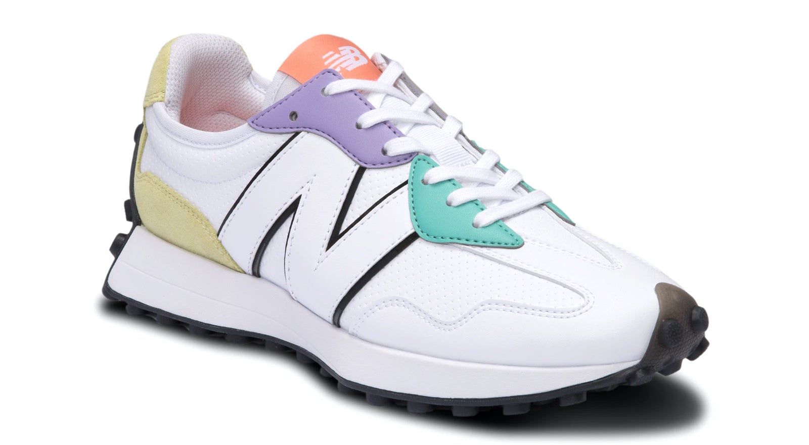 日常スタイルの延長でゴルフをカジュアルに楽しみたい女性に向けて新作