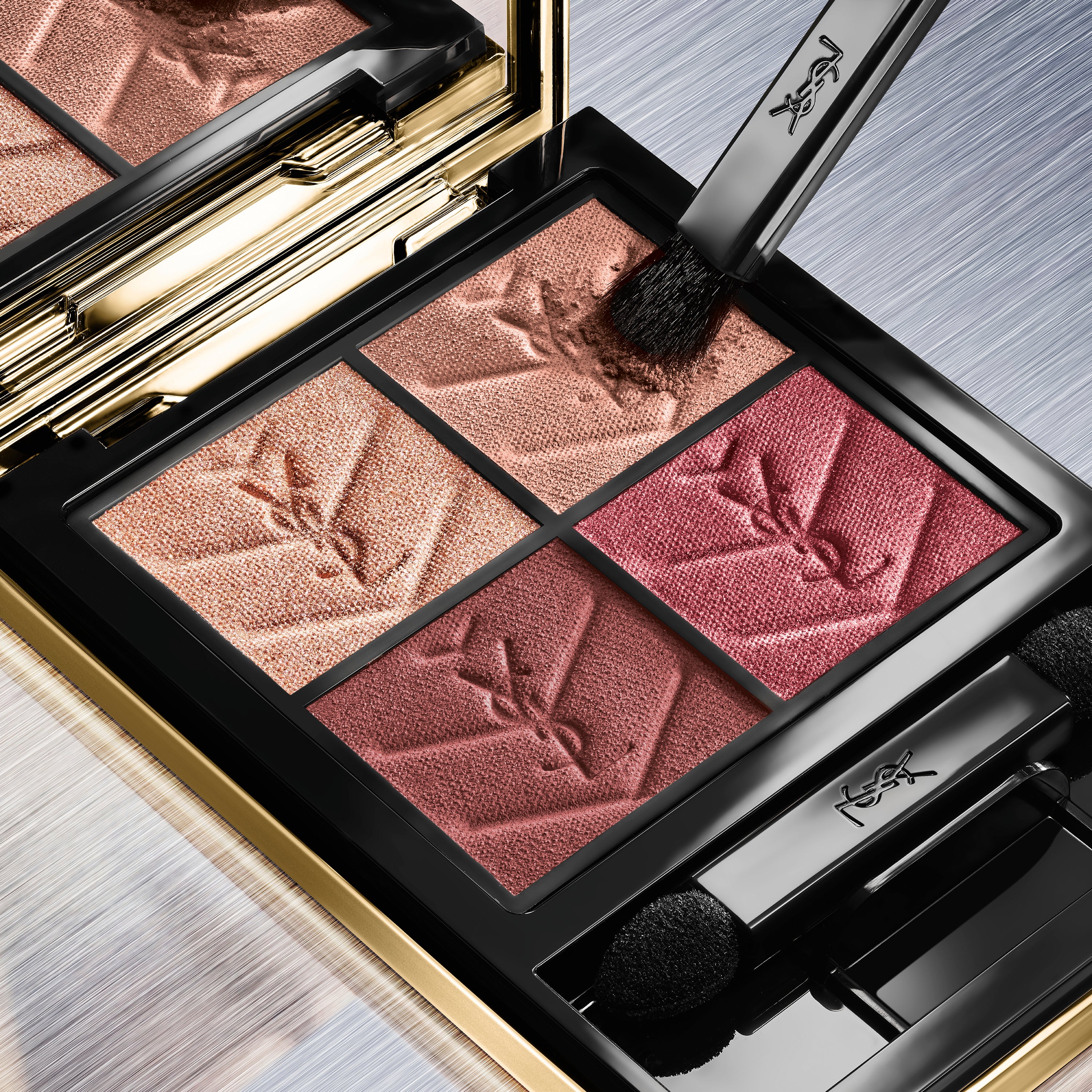 YSL BEAUTY No.1アイシャドウ「クチュール ミニ クラッチ」から、色彩