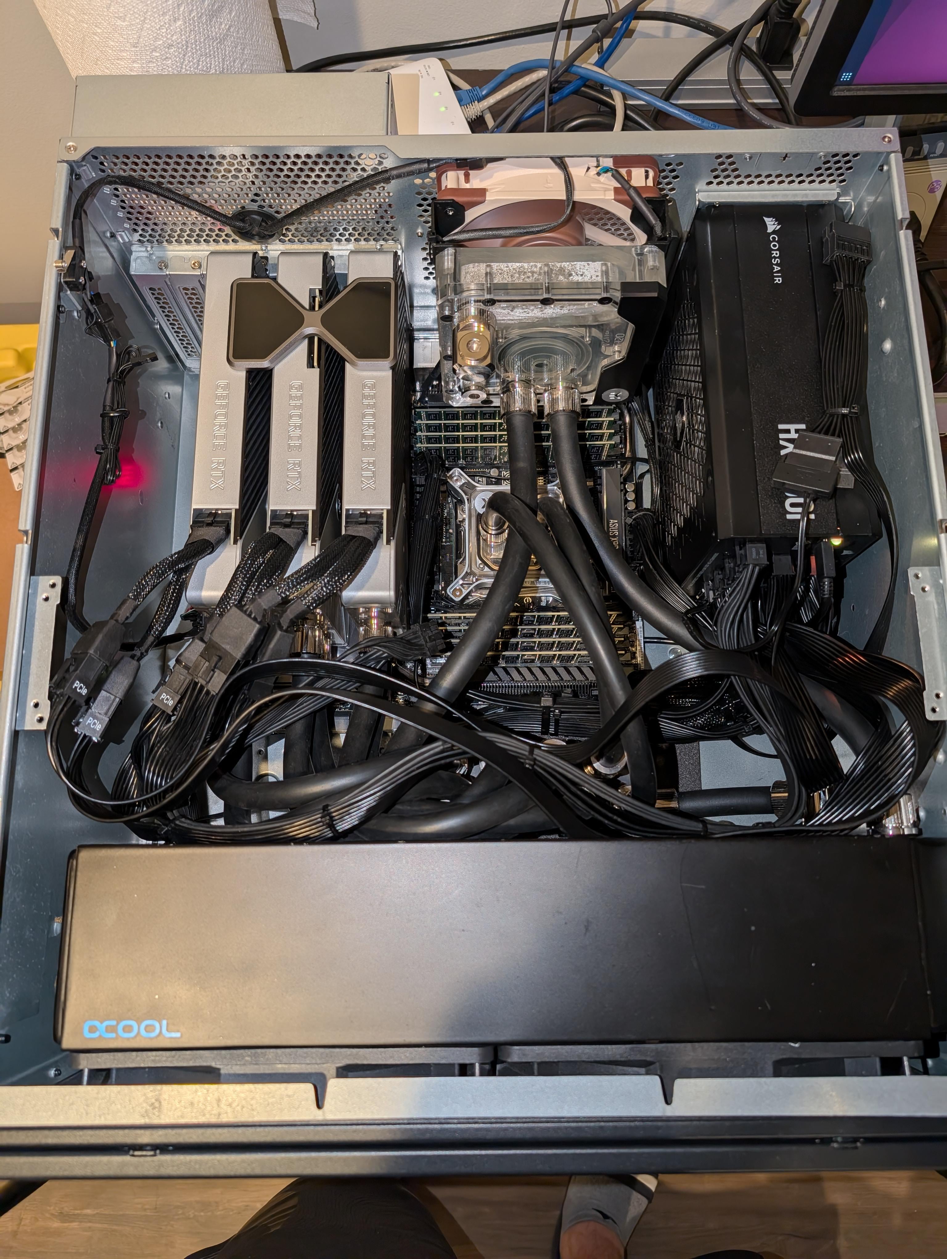 ラックマウントケースを2つ以上のGPUに使用している人いますか？ : r