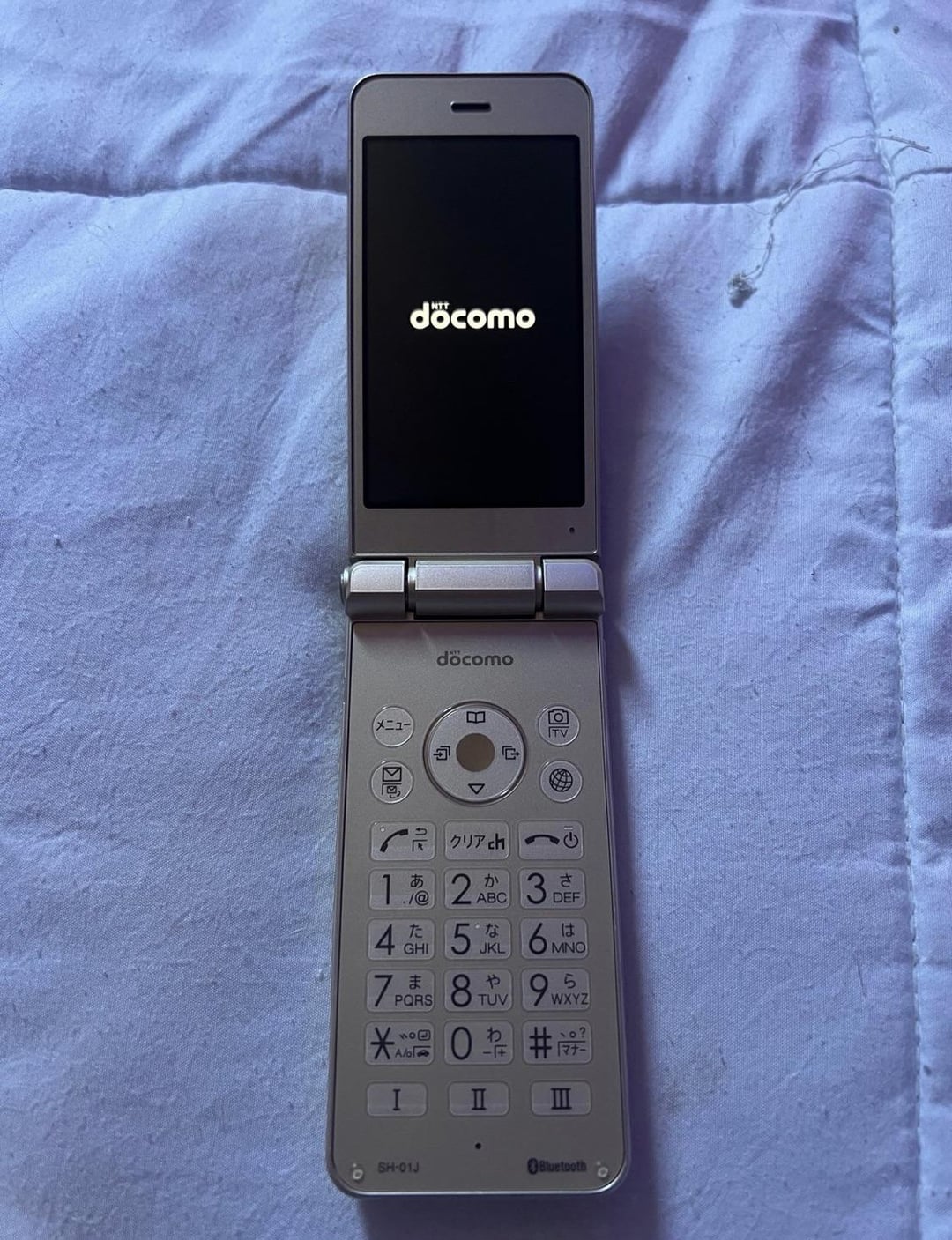 Sharp Aquos SH-01J Docomoって、アメリカのキャリアで使える人いる