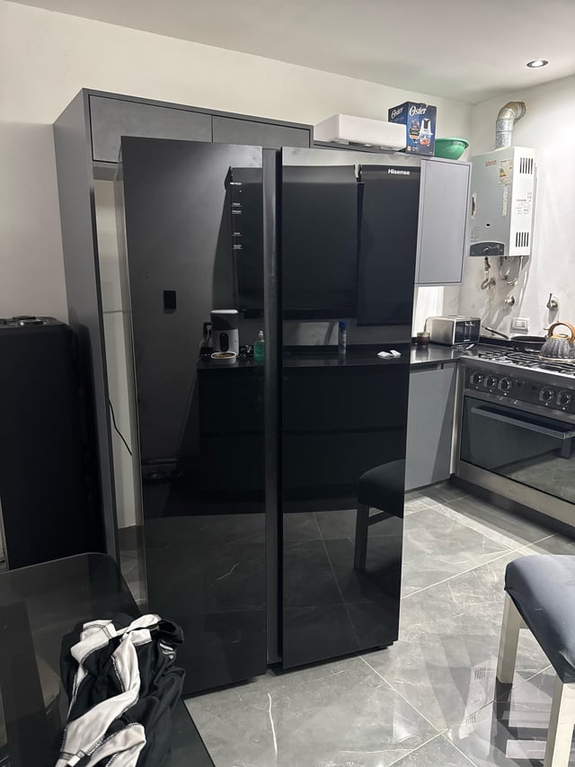 この冷蔵庫について助けて : r/Hisense