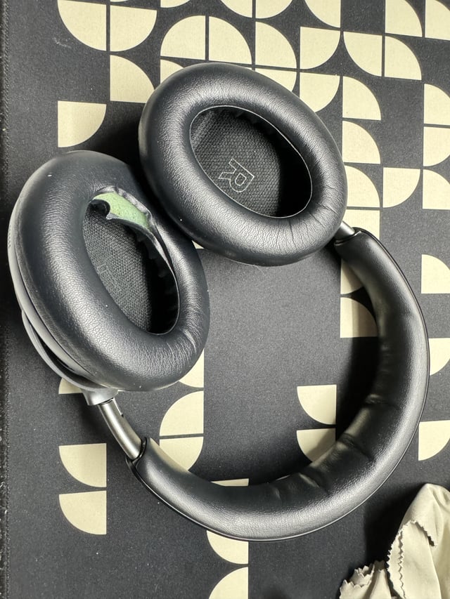 Wear and Tear of Bose QC Ultra : r/bose