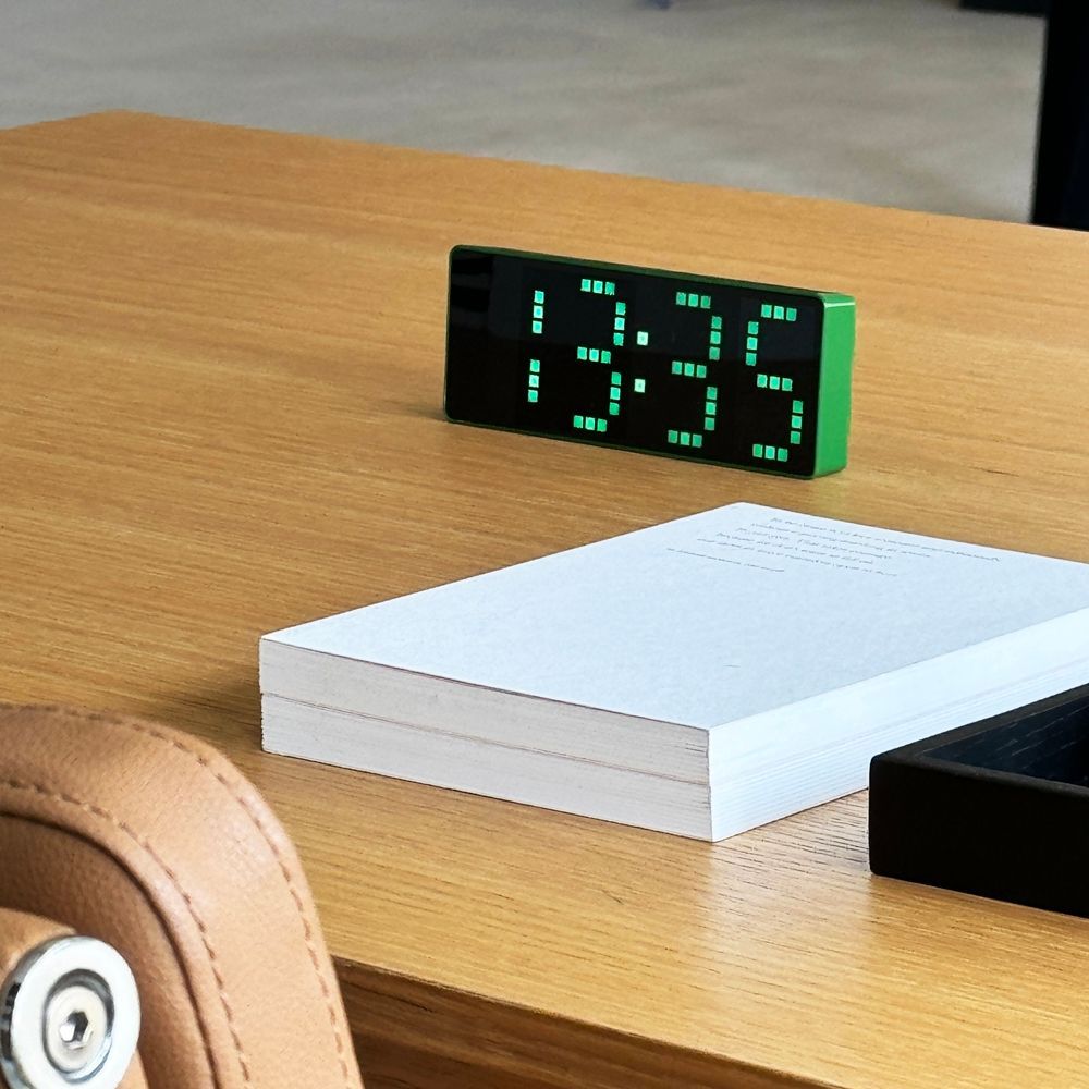 LAMMFROMM 奈良美智 パタパタクロック [WALK ON(ブルー)] | 時計 | Ohouse