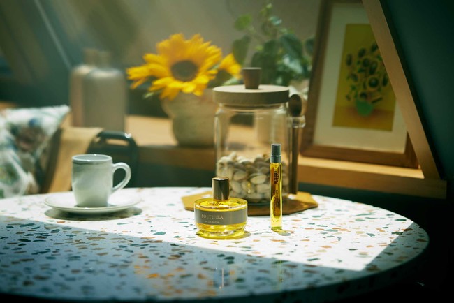 大輪のひまわり」をイメージした夏の新作フレグランス。パーソナライズ