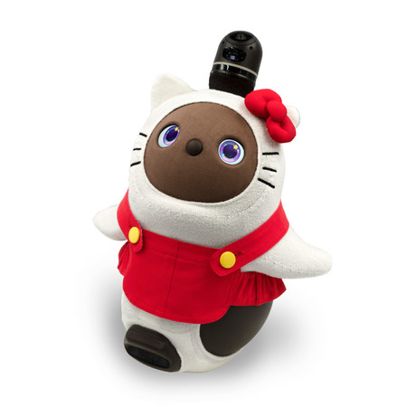 5月17日より『LOVOT』本体とハローキティウェアがセットになった