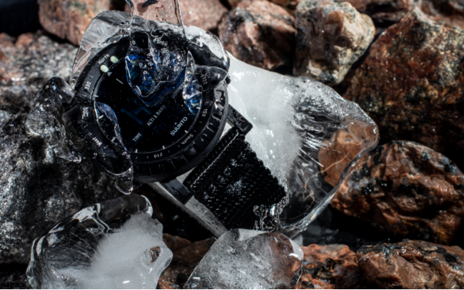 あらゆるミッションに対応する新製品「SUUNTO CORE ALPHA STEALTH