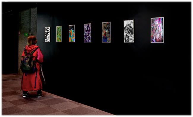 オンライン上の画像/動画を自由に投影する、WEBブラウザベースの新しい