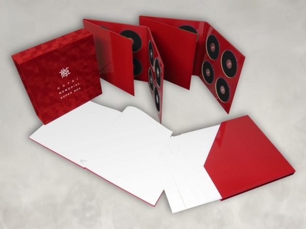 布袋寅泰 30周年記念メモリアルBOX、2012年2月1日に発売決定！(完全