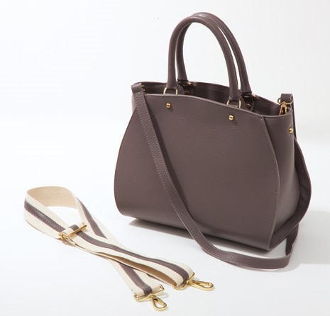 世界屈指の技術を誇るイタリア・ナポリで仕立てるオーダーメイド