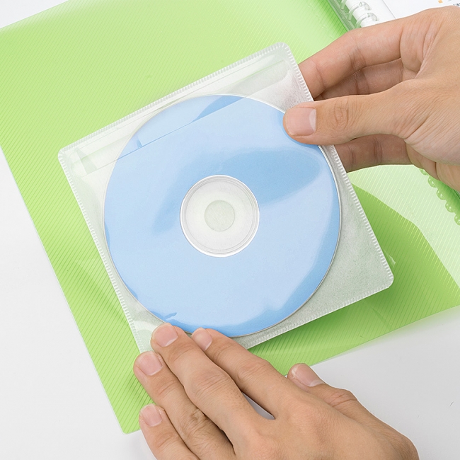ファイルや本にメディアを貼り付けられる！不織布タイプのCDポケットを