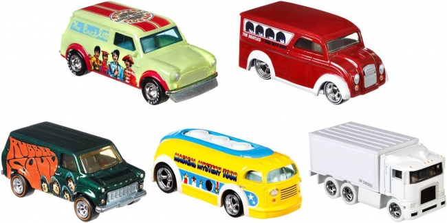 ビートルズの人気アルバムジャケットにインスパイアされたデザインの