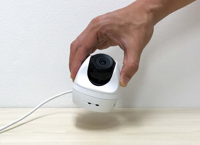 コンセントにさすだけで利用できる工事がいらない防犯カメラ