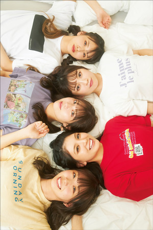 わーすた、坂元葉月の年内卒業を控え、メンバー5人揃った最後の写真集