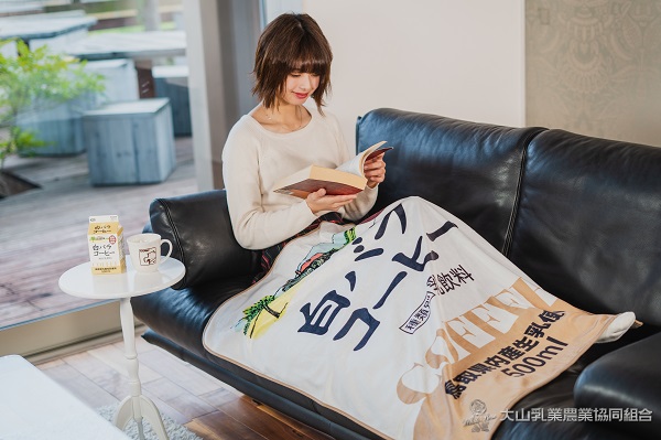 これは欲しい】白バラグッズ新商品”ブランケット”がヴィレヴァン