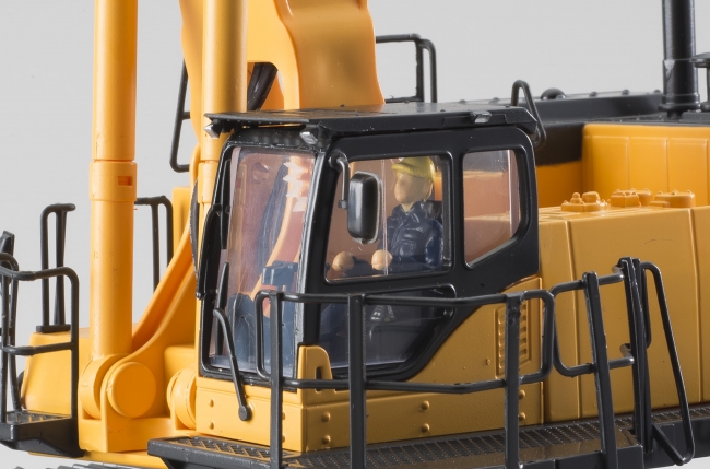 建設機械メーカーとして世界的にその名を知られる“コマツ”の油圧