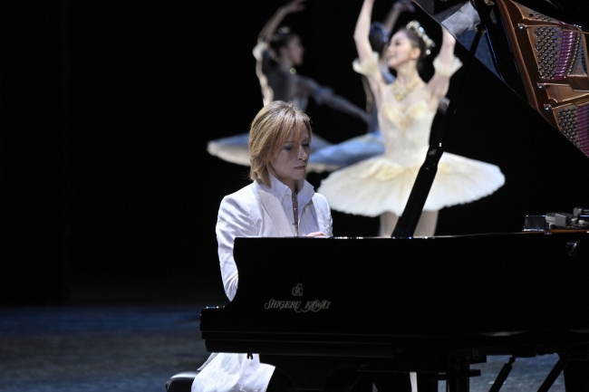 YOSHIKI平成最後の『Anniversary』、御即位十年奉祝曲に両陛下への感謝